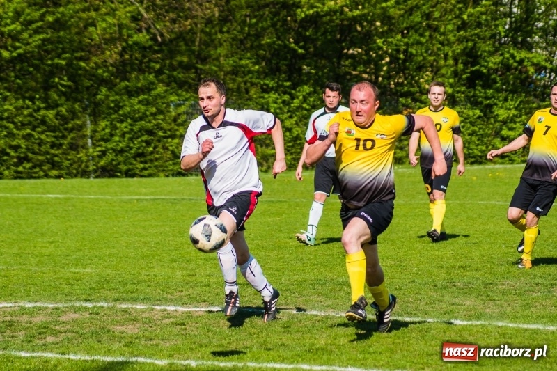 Zdjęcie w galerii na portalu naszraciborz.pl: Miał być spacerek, wyszła męczarnia. Podział punktów przy Tuwima wiadomości z regionu