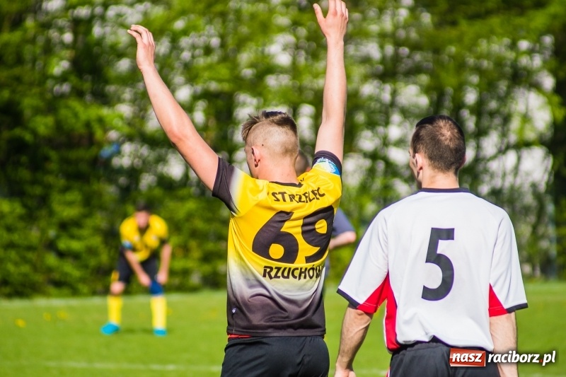 Zdjęcie w galerii na portalu naszraciborz.pl: Miał być spacerek, wyszła męczarnia. Podział punktów przy Tuwima wiadomości z regionu