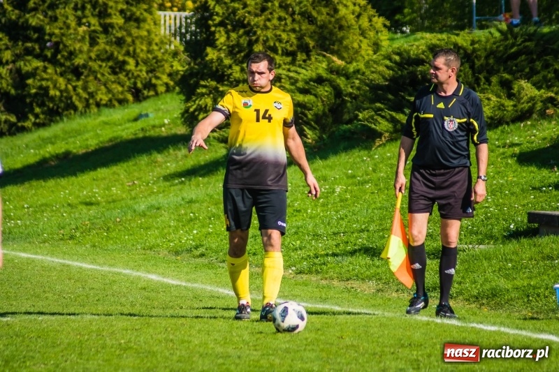 Zdjęcie w galerii na portalu naszraciborz.pl: Miał być spacerek, wyszła męczarnia. Podział punktów przy Tuwima wiadomości z regionu