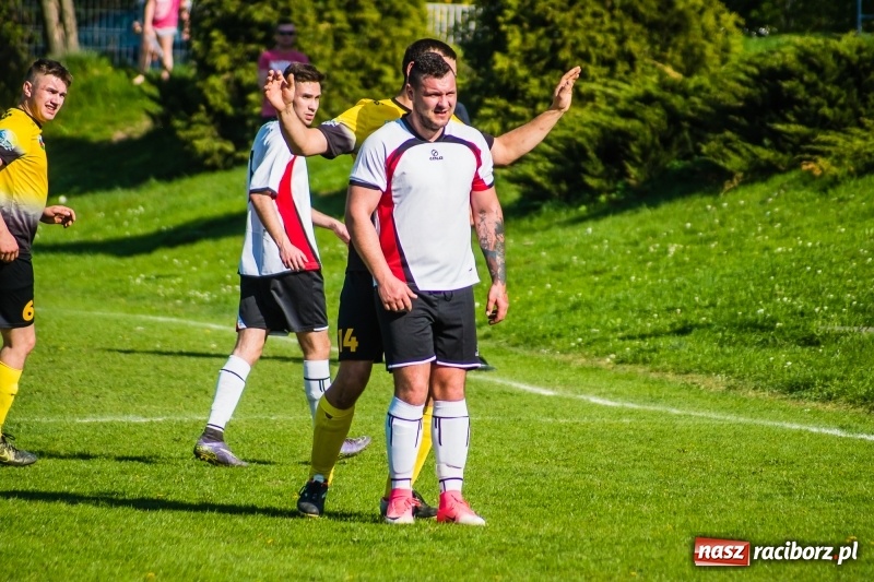 Zdjęcie w galerii na portalu naszraciborz.pl: Miał być spacerek, wyszła męczarnia. Podział punktów przy Tuwima wiadomości z regionu