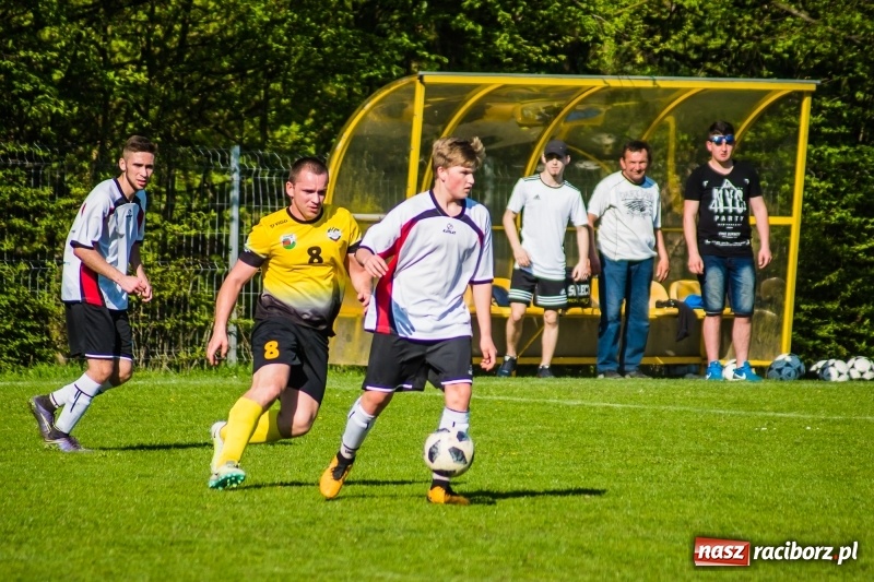 Zdjęcie w galerii na portalu naszraciborz.pl: Miał być spacerek, wyszła męczarnia. Podział punktów przy Tuwima wiadomości z regionu