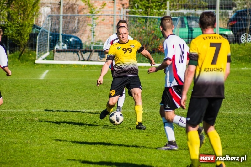 Zdjęcie w galerii na portalu naszraciborz.pl: Miał być spacerek, wyszła męczarnia. Podział punktów przy Tuwima wiadomości z regionu