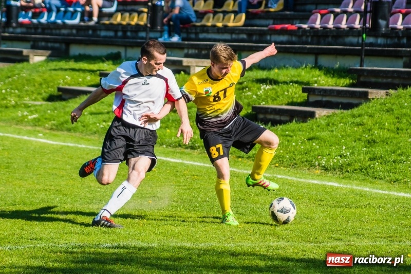 Zdjęcie w galerii na portalu naszraciborz.pl: Miał być spacerek, wyszła męczarnia. Podział punktów przy Tuwima wiadomości z regionu