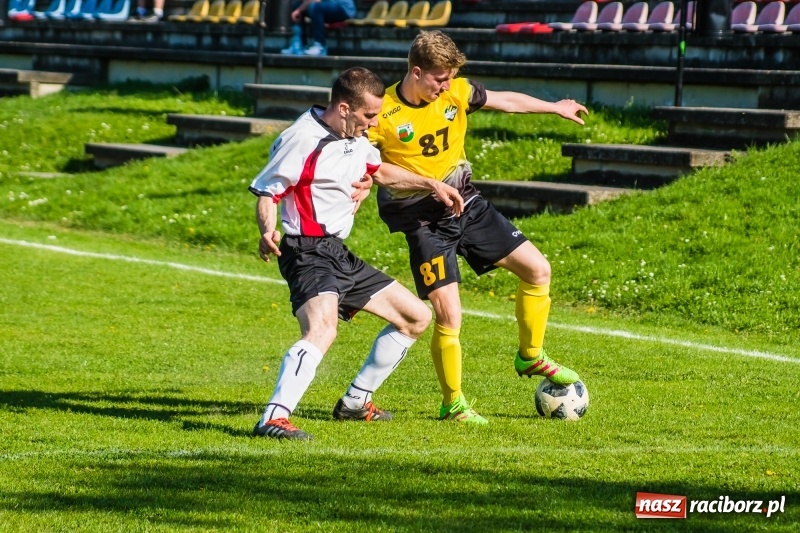 Zdjęcie w galerii na portalu naszraciborz.pl: Miał być spacerek, wyszła męczarnia. Podział punktów przy Tuwima wiadomości z regionu