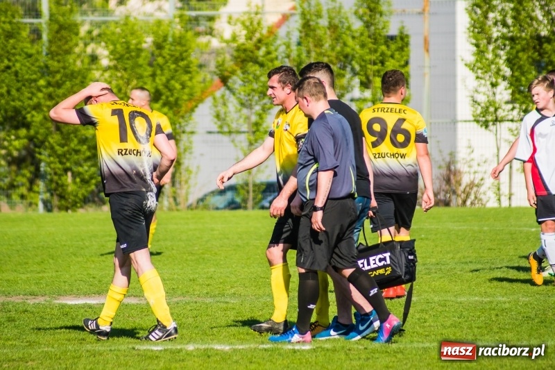 Zdjęcie w galerii na portalu naszraciborz.pl: Miał być spacerek, wyszła męczarnia. Podział punktów przy Tuwima wiadomości z regionu