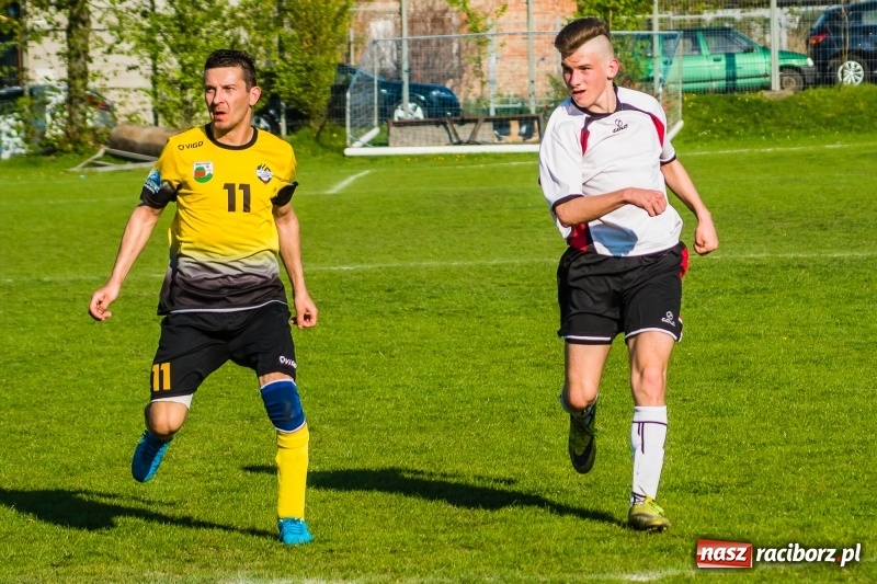 Zdjęcie w galerii na portalu naszraciborz.pl: Miał być spacerek, wyszła męczarnia. Podział punktów przy Tuwima wiadomości z regionu