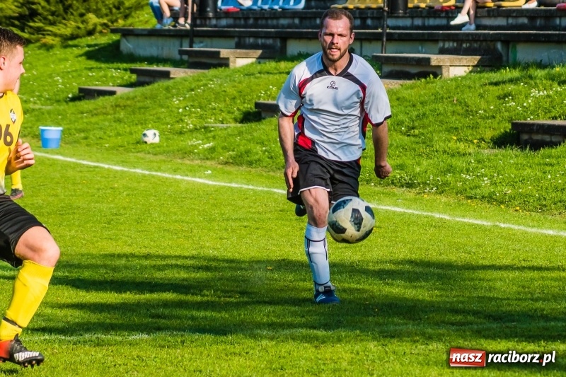 Zdjęcie w galerii na portalu naszraciborz.pl: Miał być spacerek, wyszła męczarnia. Podział punktów przy Tuwima wiadomości z regionu