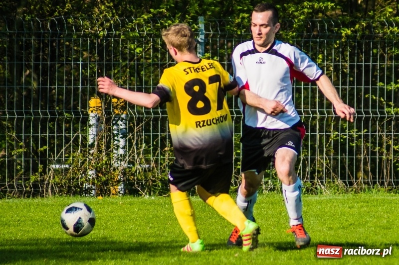 Zdjęcie w galerii na portalu naszraciborz.pl: Miał być spacerek, wyszła męczarnia. Podział punktów przy Tuwima wiadomości z regionu