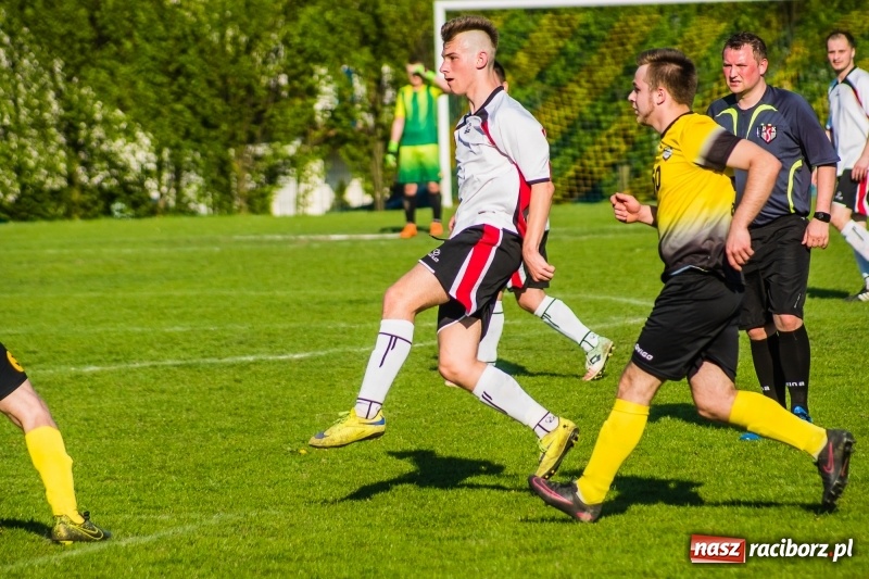 Zdjęcie w galerii na portalu naszraciborz.pl: Miał być spacerek, wyszła męczarnia. Podział punktów przy Tuwima wiadomości z regionu