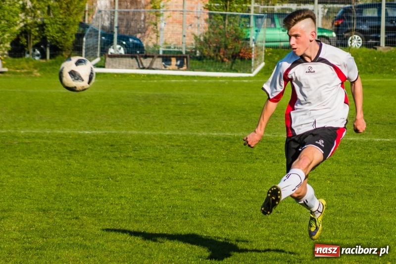 Zdjęcie w galerii na portalu naszraciborz.pl: Miał być spacerek, wyszła męczarnia. Podział punktów przy Tuwima wiadomości z regionu