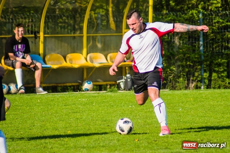 Zdjęcie w galerii na portalu naszraciborz.pl: Miał być spacerek, wyszła męczarnia. Podział punktów przy Tuwima wiadomości z regionu