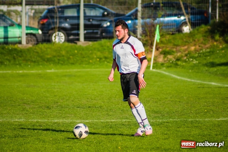 Zdjęcie w galerii na portalu naszraciborz.pl: Miał być spacerek, wyszła męczarnia. Podział punktów przy Tuwima wiadomości z regionu