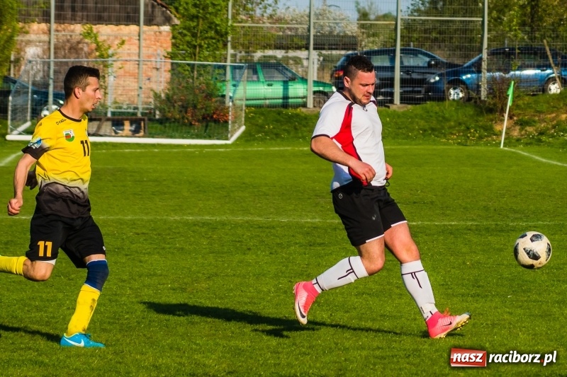 Zdjęcie w galerii na portalu naszraciborz.pl: Miał być spacerek, wyszła męczarnia. Podział punktów przy Tuwima wiadomości z regionu