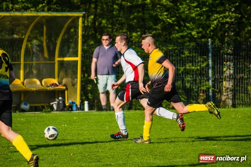 Zdjęcie w galerii na portalu naszraciborz.pl: Miał być spacerek, wyszła męczarnia. Podział punktów przy Tuwima wiadomości z regionu