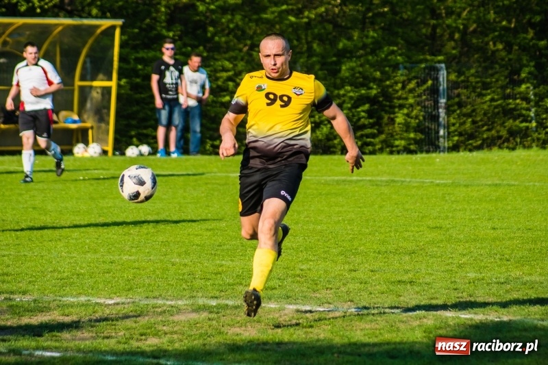 Zdjęcie w galerii na portalu naszraciborz.pl: Miał być spacerek, wyszła męczarnia. Podział punktów przy Tuwima wiadomości z regionu