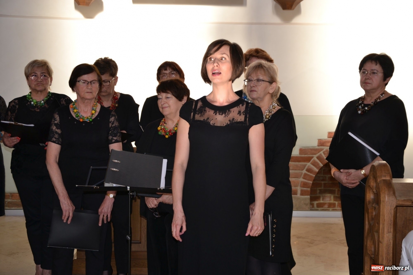 Zdjęcie w galerii na portalu naszraciborz.pl: Chór VIVO zaśpiewał w kaplicy zamkowej  wiadomości z regionu