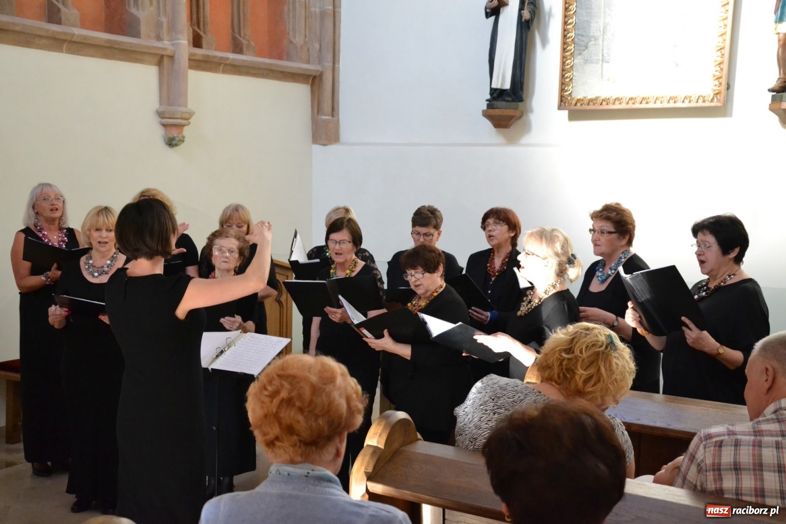 Zdjęcie w galerii na portalu naszraciborz.pl: Chór VIVO zaśpiewał w kaplicy zamkowej  wiadomości z regionu