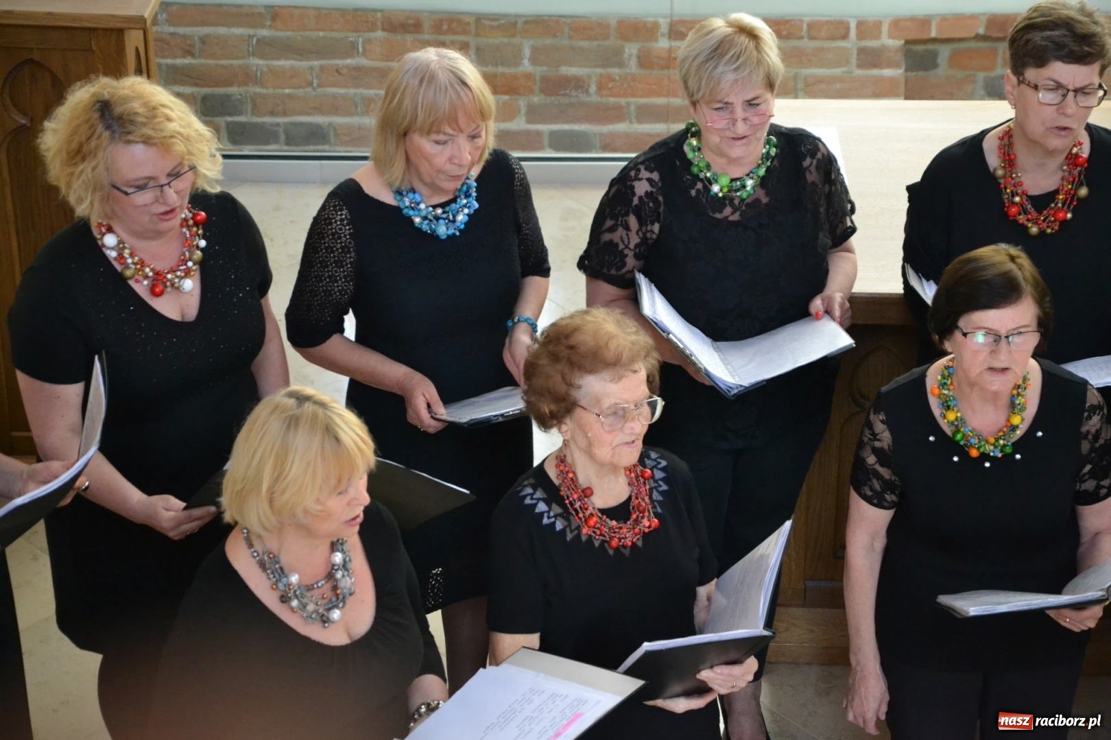 Zdjęcie w galerii na portalu naszraciborz.pl: Chór VIVO zaśpiewał w kaplicy zamkowej  wiadomości z regionu