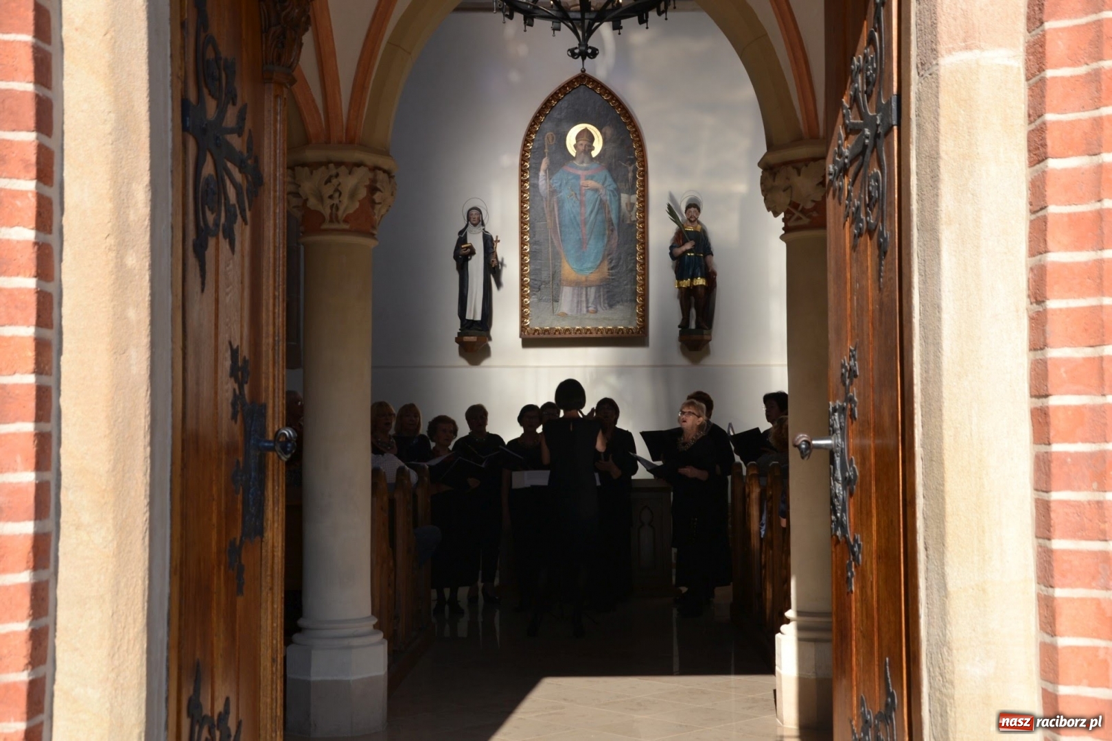 Zdjęcie w galerii na portalu naszraciborz.pl: Chór VIVO zaśpiewał w kaplicy zamkowej  wiadomości z regionu