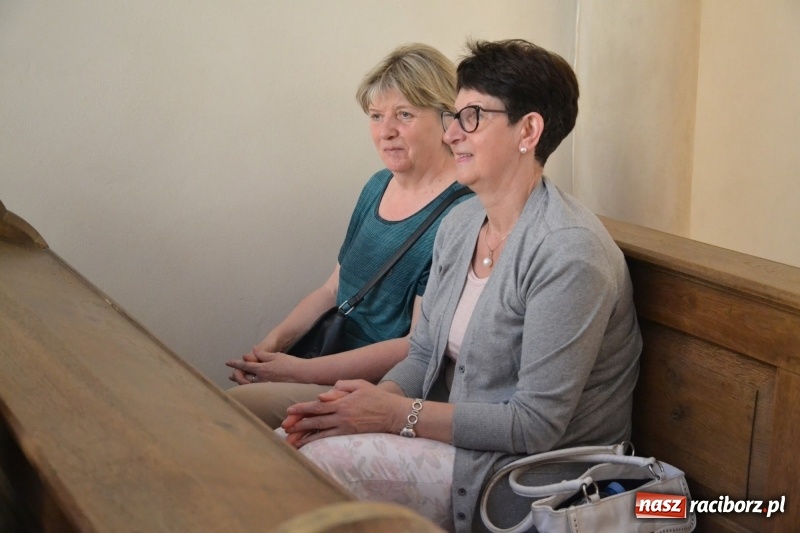 Zdjęcie w galerii na portalu naszraciborz.pl: Chór VIVO zaśpiewał w kaplicy zamkowej  wiadomości z regionu