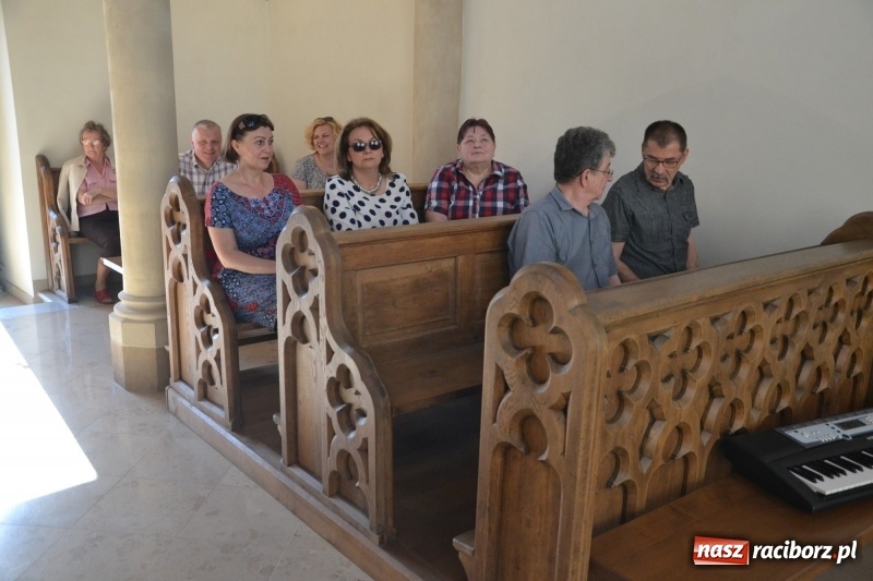Zdjęcie w galerii na portalu naszraciborz.pl: Chór VIVO zaśpiewał w kaplicy zamkowej  wiadomości z regionu