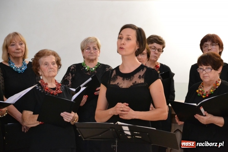 Zdjęcie w galerii na portalu naszraciborz.pl: Chór VIVO zaśpiewał w kaplicy zamkowej  wiadomości z regionu