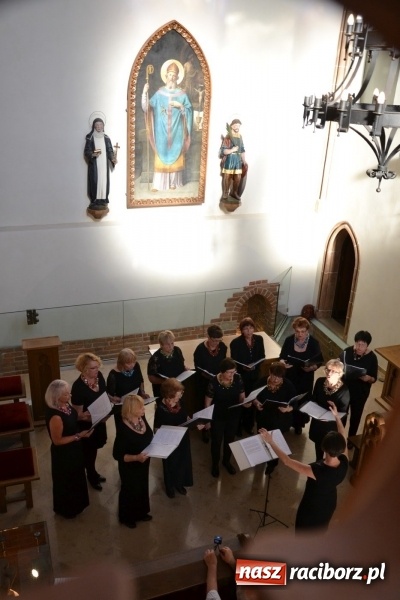 Zdjęcie w galerii na portalu naszraciborz.pl: Chór VIVO zaśpiewał w kaplicy zamkowej  wiadomości z regionu