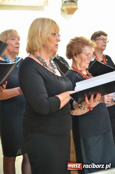 Zdjęcie w galerii na portalu naszraciborz.pl: Chór VIVO zaśpiewał w kaplicy zamkowej  wiadomości z regionu