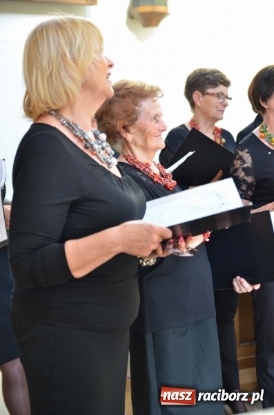 Zdjęcie w galerii na portalu naszraciborz.pl: Chór VIVO zaśpiewał w kaplicy zamkowej  wiadomości z regionu