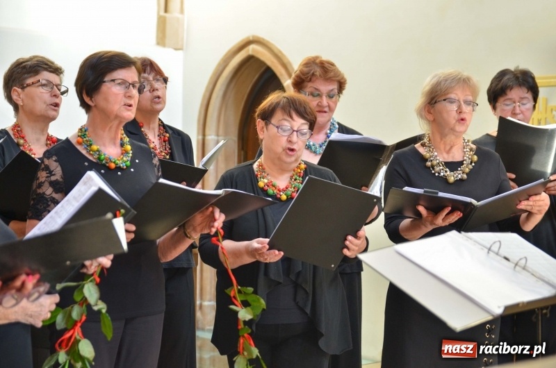 Zdjęcie w galerii na portalu naszraciborz.pl: Chór VIVO zaśpiewał w kaplicy zamkowej  wiadomości z regionu