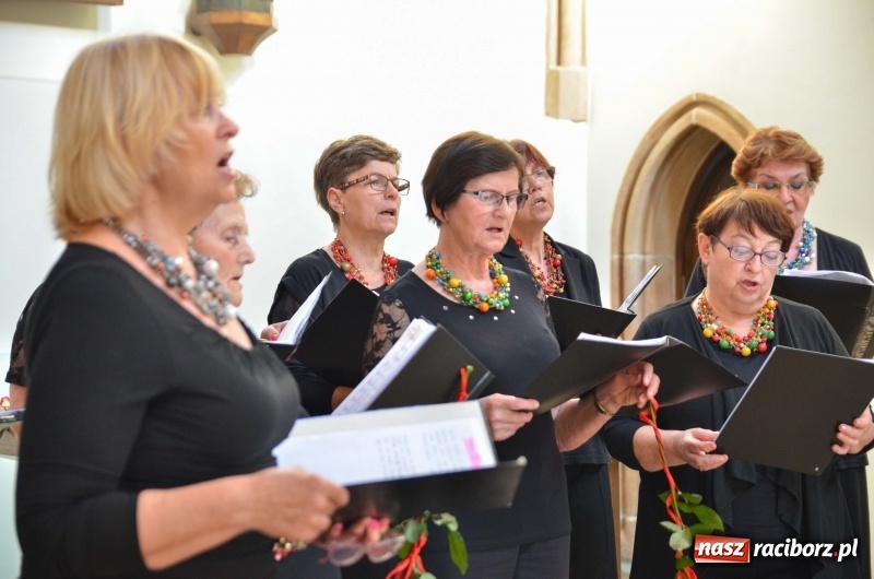 Zdjęcie w galerii na portalu naszraciborz.pl: Chór VIVO zaśpiewał w kaplicy zamkowej  wiadomości z regionu