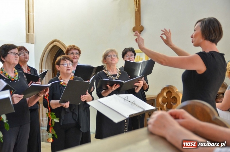 Zdjęcie w galerii na portalu naszraciborz.pl: Chór VIVO zaśpiewał w kaplicy zamkowej  wiadomości z regionu