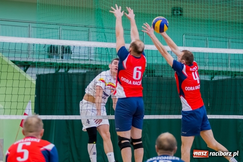 Zdjęcie w galerii na portalu naszraciborz.pl: Drugi dzień Eliminacji Mistrzostw Polski w Siatkówce Niesłyszących w Arenie Rafako wiadomości z regionu