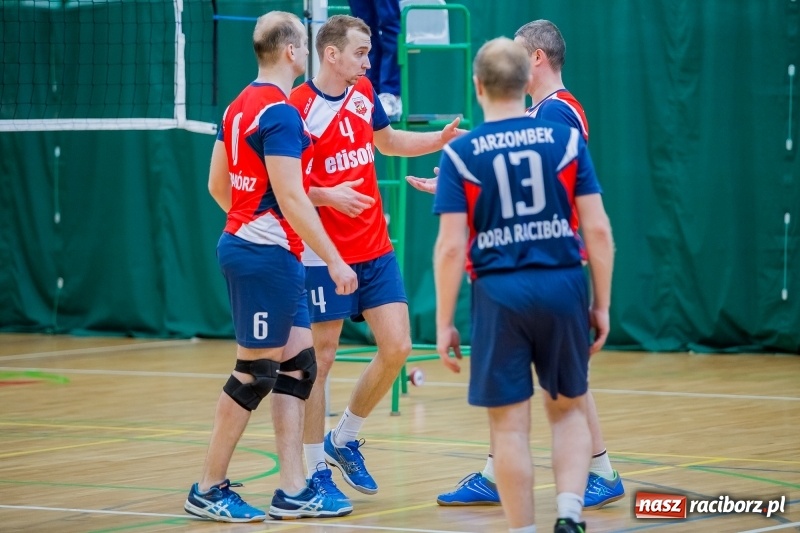 Zdjęcie w galerii na portalu naszraciborz.pl: Drugi dzień Eliminacji Mistrzostw Polski w Siatkówce Niesłyszących w Arenie Rafako wiadomości z regionu