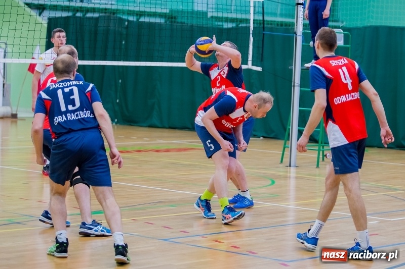 Zdjęcie w galerii na portalu naszraciborz.pl: Drugi dzień Eliminacji Mistrzostw Polski w Siatkówce Niesłyszących w Arenie Rafako wiadomości z regionu
