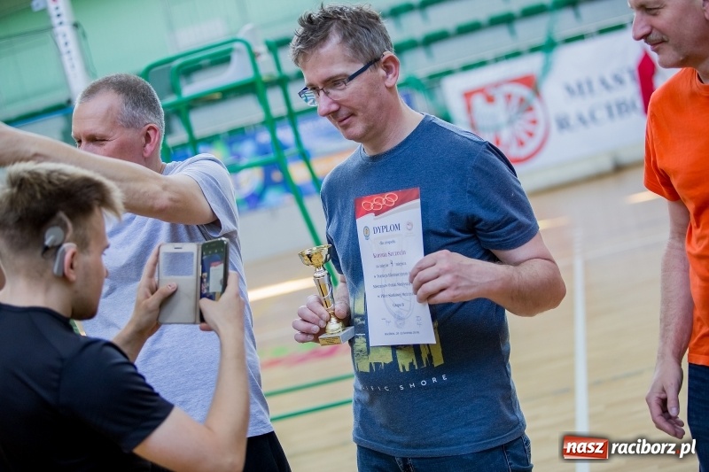 Zdjęcie w galerii na portalu naszraciborz.pl: Drugi dzień Eliminacji Mistrzostw Polski w Siatkówce Niesłyszących w Arenie Rafako wiadomości z regionu