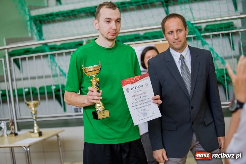 Zdjęcie w galerii na portalu naszraciborz.pl: Drugi dzień Eliminacji Mistrzostw Polski w Siatkówce Niesłyszących w Arenie Rafako wiadomości z regionu