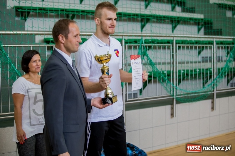 Zdjęcie w galerii na portalu naszraciborz.pl: Drugi dzień Eliminacji Mistrzostw Polski w Siatkówce Niesłyszących w Arenie Rafako wiadomości z regionu