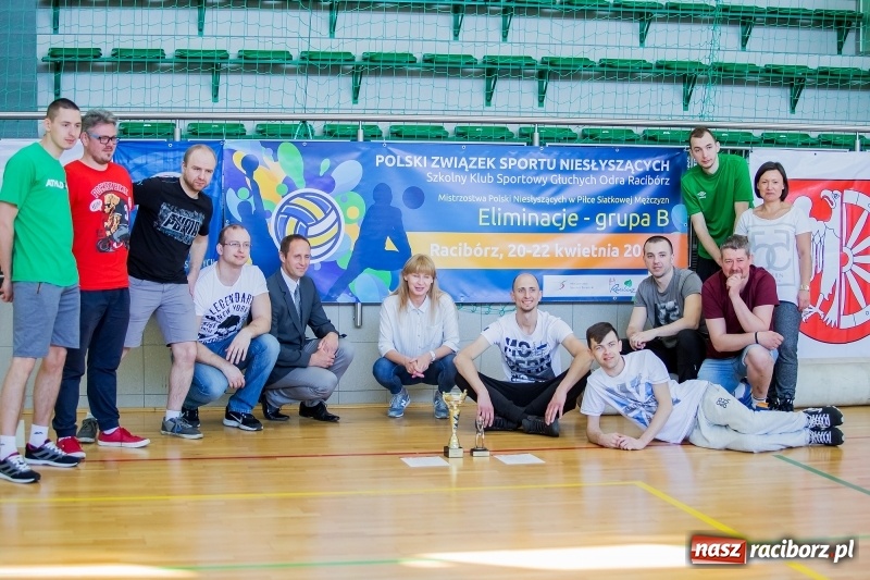 Zdjęcie w galerii na portalu naszraciborz.pl: Drugi dzień Eliminacji Mistrzostw Polski w Siatkówce Niesłyszących w Arenie Rafako wiadomości z regionu