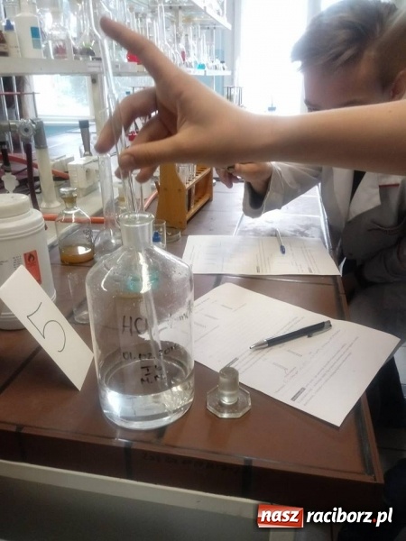 Zdjęcie w galerii na portalu naszraciborz.pl: Chemia wody - z Chałupek do laboratorium  wiadomości z regionu