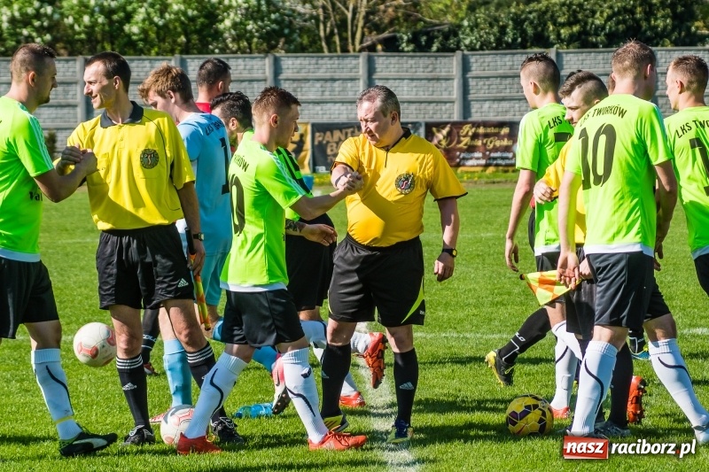 Zdjęcie w galerii na portalu naszraciborz.pl: Derby gminy. Gole Twaroga i Kowalczyka, to na Chałupki nie styka wiadomości z regionu