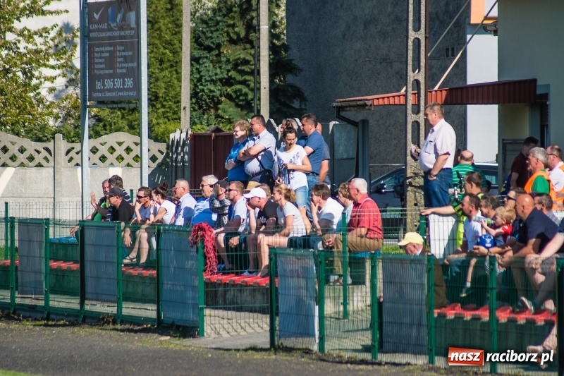 Zdjęcie w galerii na portalu naszraciborz.pl: Derby gminy. Gole Twaroga i Kowalczyka, to na Chałupki nie styka wiadomości z regionu