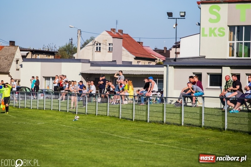 Zdjęcie w galerii na portalu naszraciborz.pl: A klasa: Egzekucja przy Urbana, Zgoda Zawada padła na kolana wiadomości z regionu