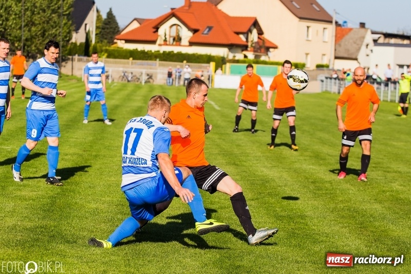 Zdjęcie w galerii na portalu naszraciborz.pl: A klasa: Egzekucja przy Urbana, Zgoda Zawada padła na kolana wiadomości z regionu