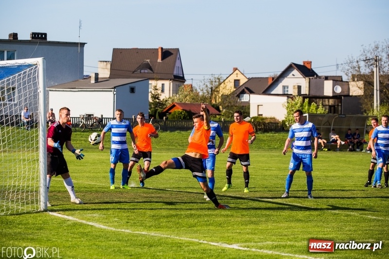 Zdjęcie w galerii na portalu naszraciborz.pl: A klasa: Egzekucja przy Urbana, Zgoda Zawada padła na kolana wiadomości z regionu