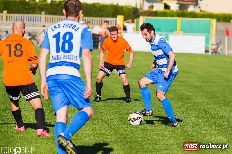 Zdjęcie w galerii na portalu naszraciborz.pl: A klasa: Egzekucja przy Urbana, Zgoda Zawada padła na kolana wiadomości z regionu