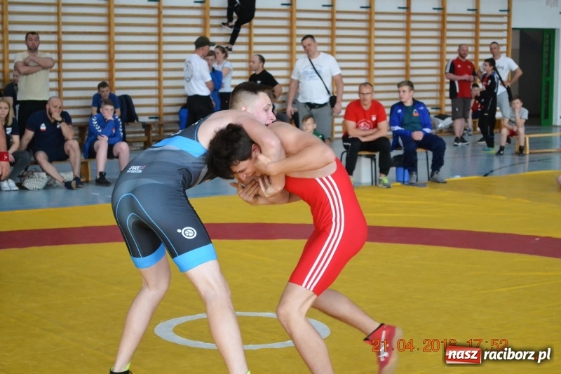 Zdjęcie w galerii na portalu naszraciborz.pl: Medale zapaśników raciborskiej Unii na zawodach w Janowie Lubelskim wiadomości z regionu