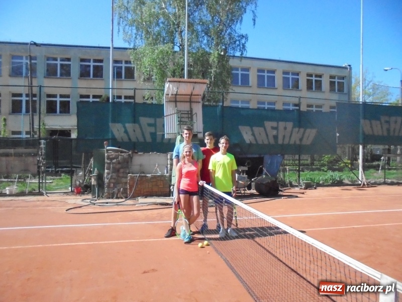 Zdjęcie w galerii na portalu naszraciborz.pl: Rozegrano pierwszy turniej tenisowy w deblu wiadomości z regionu