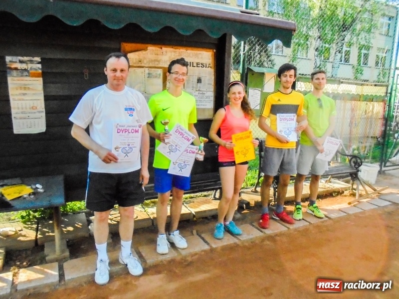 Zdjęcie w galerii na portalu naszraciborz.pl: Rozegrano pierwszy turniej tenisowy w deblu wiadomości z regionu