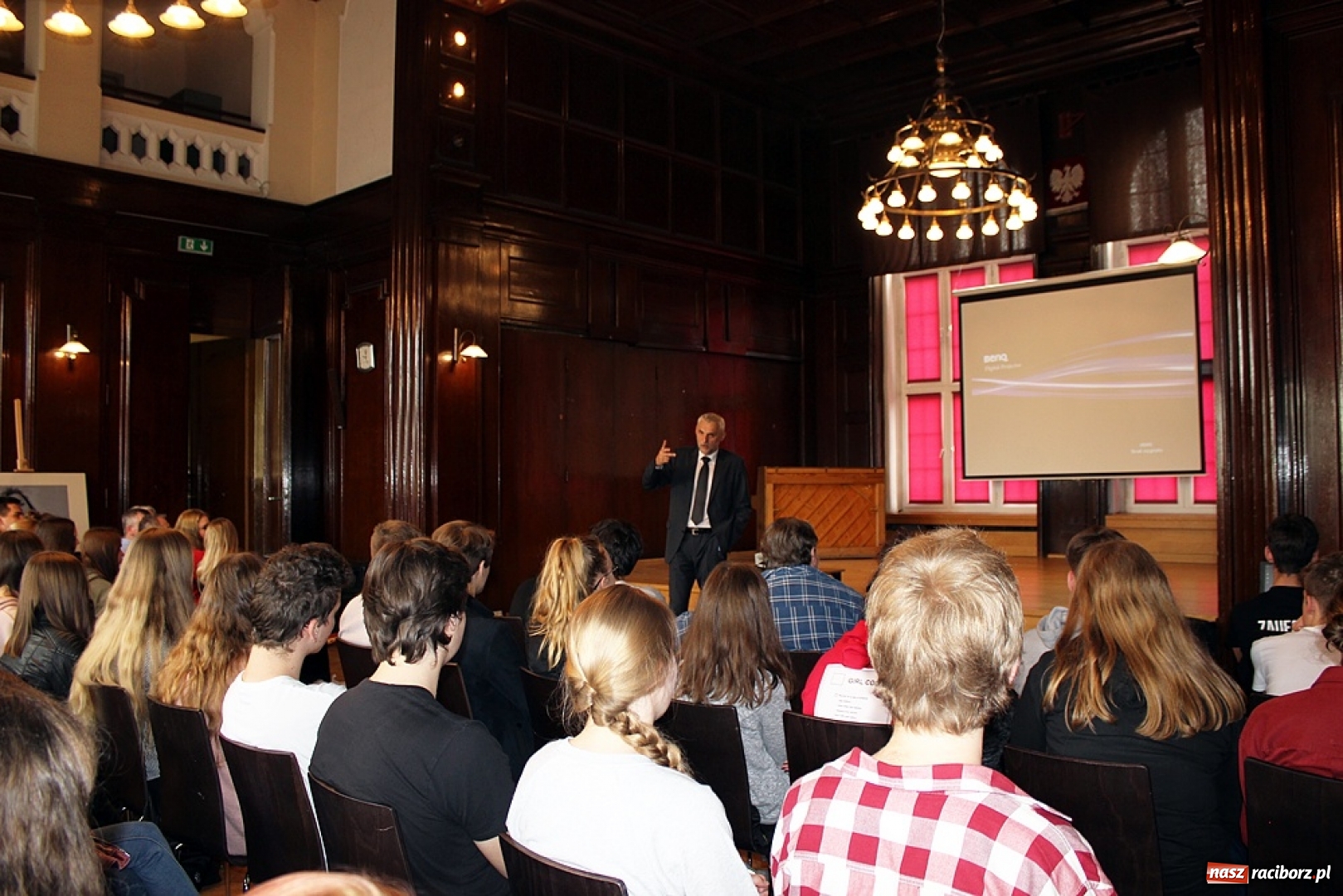 Zdjęcie w galerii na portalu naszraciborz.pl: Matematyka, Temida, I LO, czyli kolejne spotkanie z absolwentem w I LO wiadomości z regionu